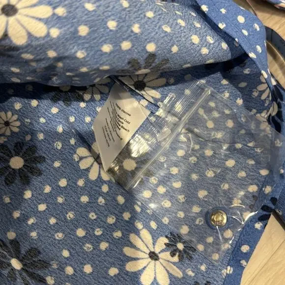 Talbots NWT wrap Blue Daisy Print long sleeves Blouse. - Picture 10 of 10